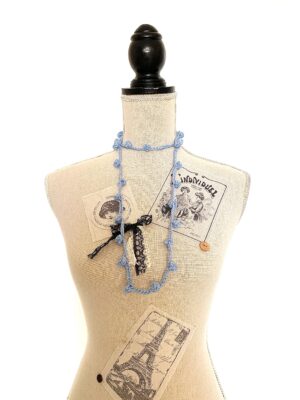 Collana Pois azzurra in lana
