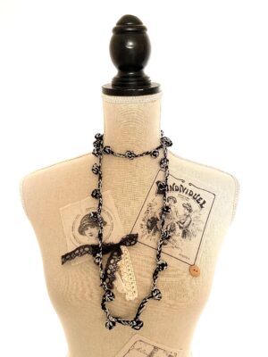 Collana Pois nera in lana lurex